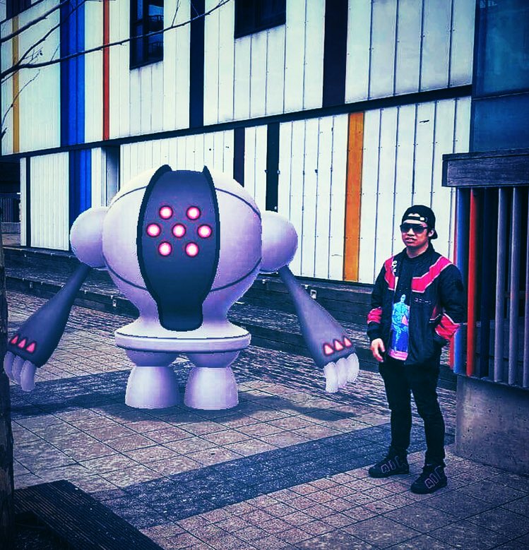 The brothers of <a href="/pinkcitytweets/">PinkCity.ca</a>