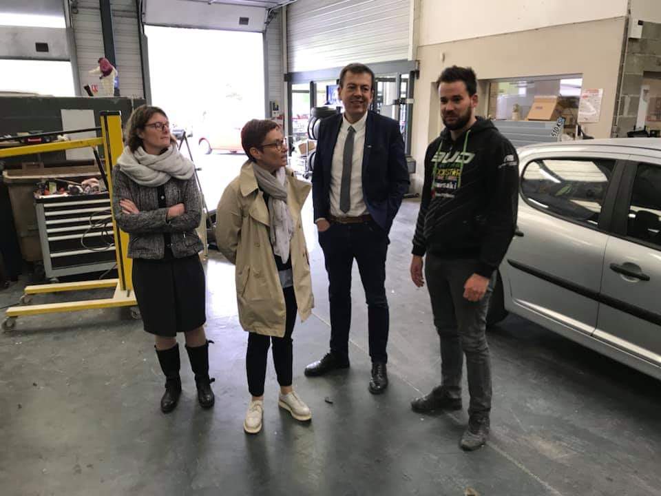 karinedesroses's tweet photo. Suite des visites chez #AnthonyLandais à #SaintGenestdAmbiere. Agé de 30 ans, ancien salarié du garage, l'a repris en 2016 après une liquidation. S’évertuant à changer l’image de  l'entreprise, il a su remettre le bateau à flots, emploie  5 personnes.
#Artisanat  #Vienne #CMA86 https://t.co/6yCrHd5Fnn