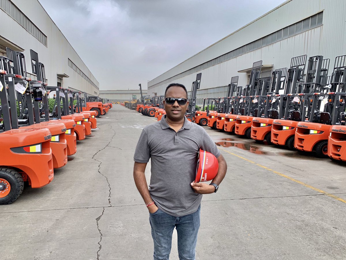 Vimkzn's tweet photo. #longking forklifts https://t.co/XtycjFi7Ny