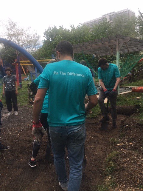 ActionFunder's tweet photo. It's Friday - we're in LOVE! 🥰💚🥰And we are shooting heart eyes at YOU @ThomasMillerCo and @hackneyplay! We love seeing clients rolling up their sleeves and mucking in at fantastic community projects! Most excellent work folks. https://t.co/6pJkmBLaDE