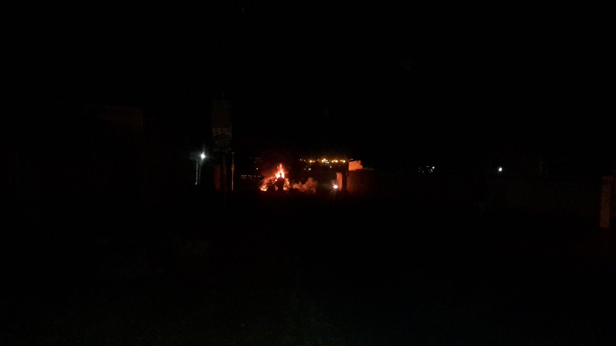 mandisakondlo's tweet photo. @HermanMashaba see how we are tertorised by ivory park residents in our own place in Rabie ridge because they say you gave them permision. Situation right now https://t.co/tschuFP25Y