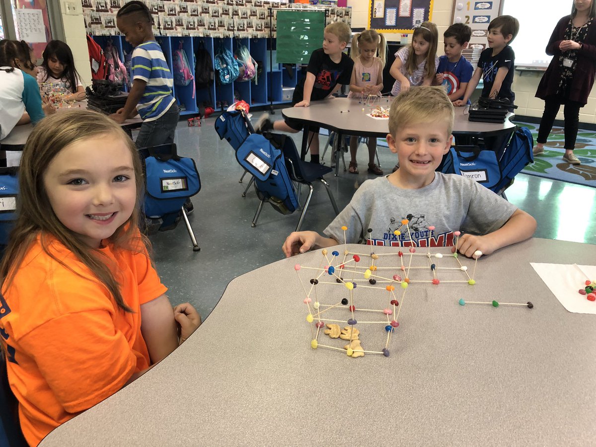 hpelem's tweet photo. Today we are designing and building circus tents for our animal crackers @hpelem in Ms. Bradley’s room. Teamwork works! 🎪🐘🦁 #hpSTEM @MSCSTrojans https://t.co/Cr7io880Gv