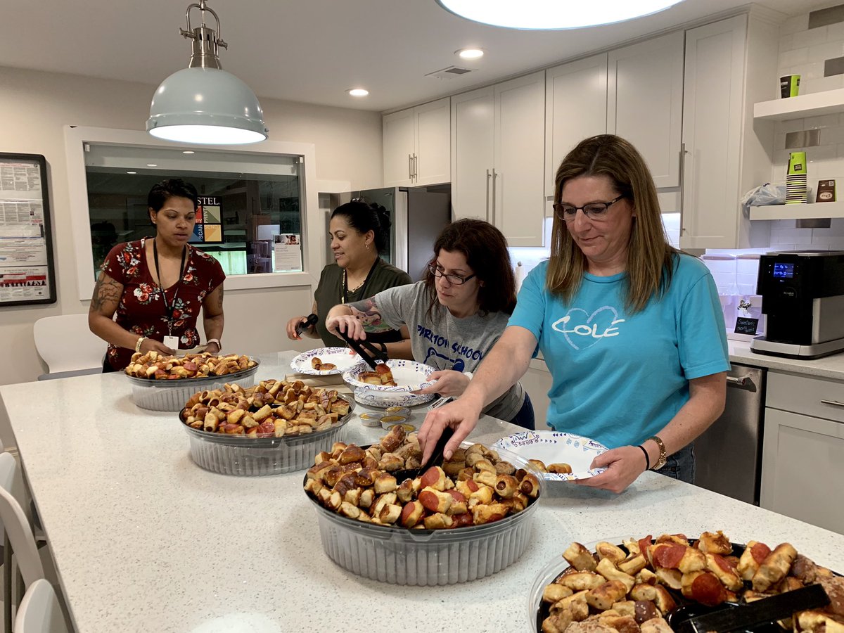 Thanks to <a href="/AuntieAnnes/">Auntie Anne’s</a> for helping us celebrate National #PretzelDay today! It’s been a delicious way to get ready for the weekend ahead. #HappyFridayYall