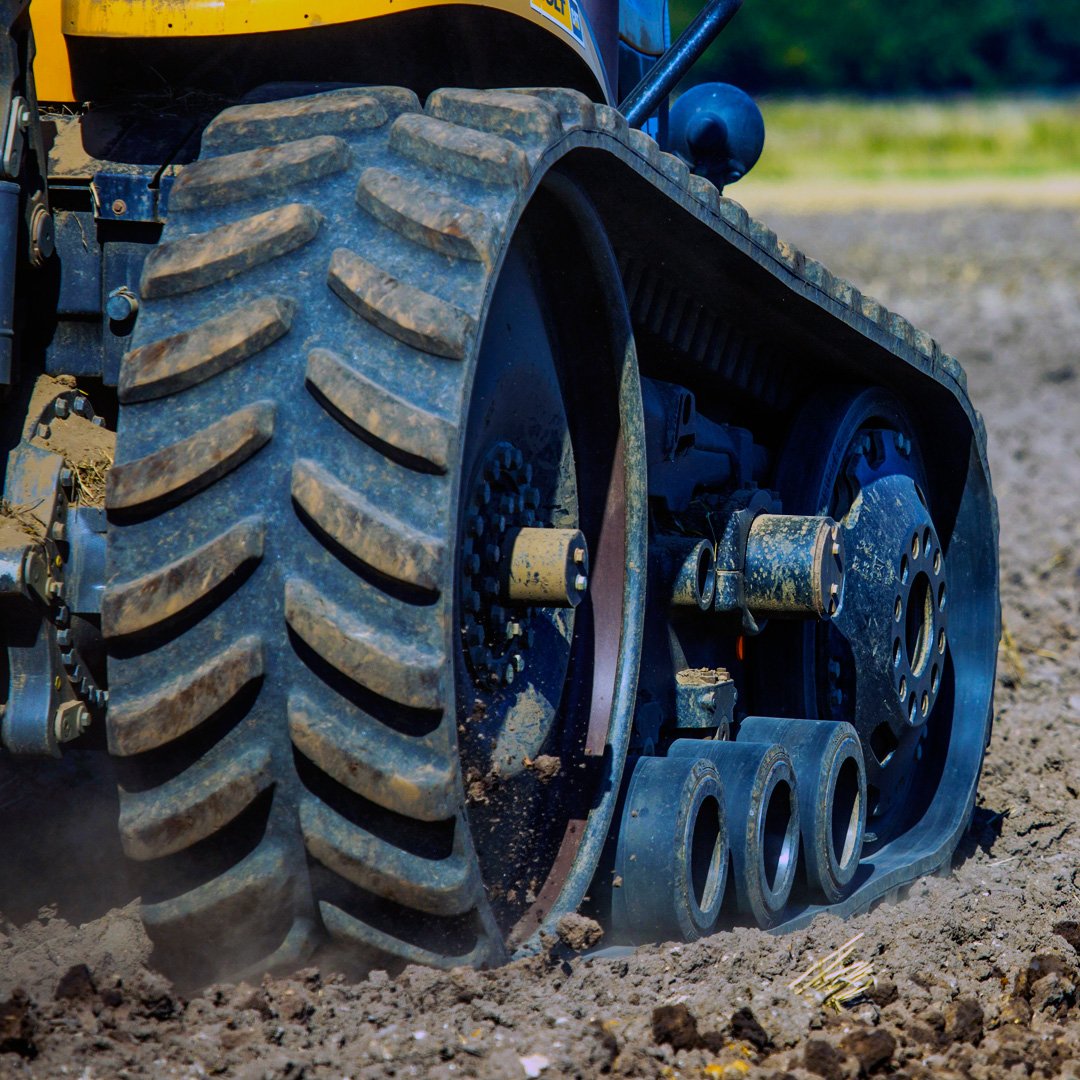 HorizonAgri's tweet image. Reduce soil compaction on your farm - our track systems are designed by farmers (us!) so we understand the operating environments, soil conditions, &amp;amp; difficulties you face in your daily tasks.
See more at slyagri.com
#SoilCompaction #SoilProtection #Agronomy #Farming