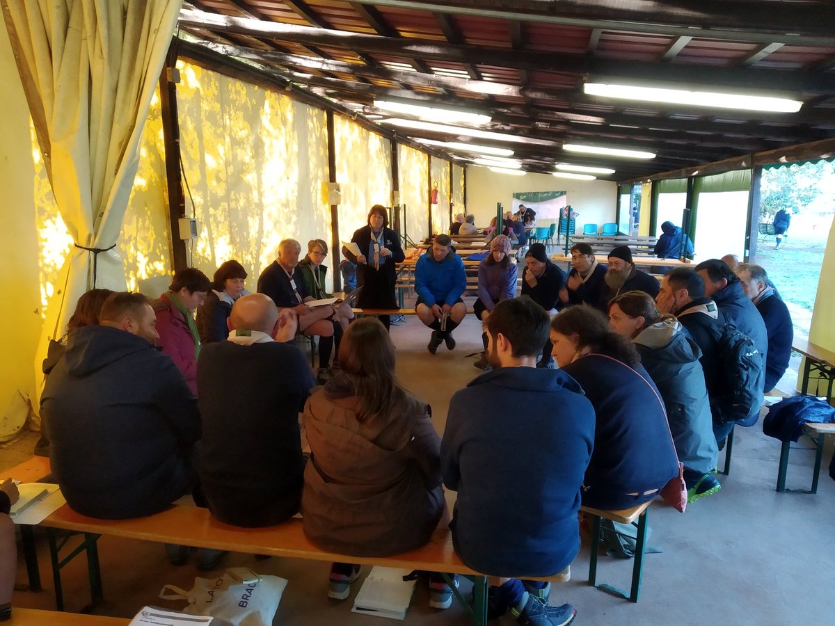 agesciPE's tweet photo. Ancora in corso i lavori delle commissioni al #CG19, tantissimi gli argomenti in discussione! https://t.co/cQN60ky3Nw