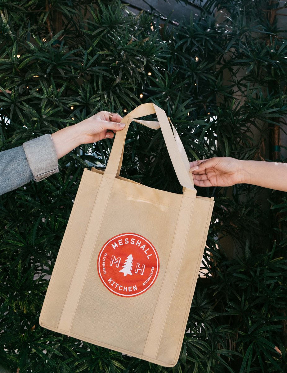 Picnics at the park are made easier with our stylish swag bag. Get one free with a $100 order!