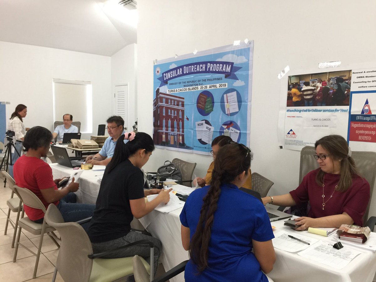 philippinesusa's tweet photo. Embassy team serves kababayans in #TurksAndCaicos Islands - Apart from consular/POLO services, the team also distributes ballots to registered Filipino voters & will hand-carry d accomplished ballots for feeding into the VCMs in DC #ConsularOutreach #PagtibayinAngAtingDemokrasya https://t.co/THm9kyQ25A