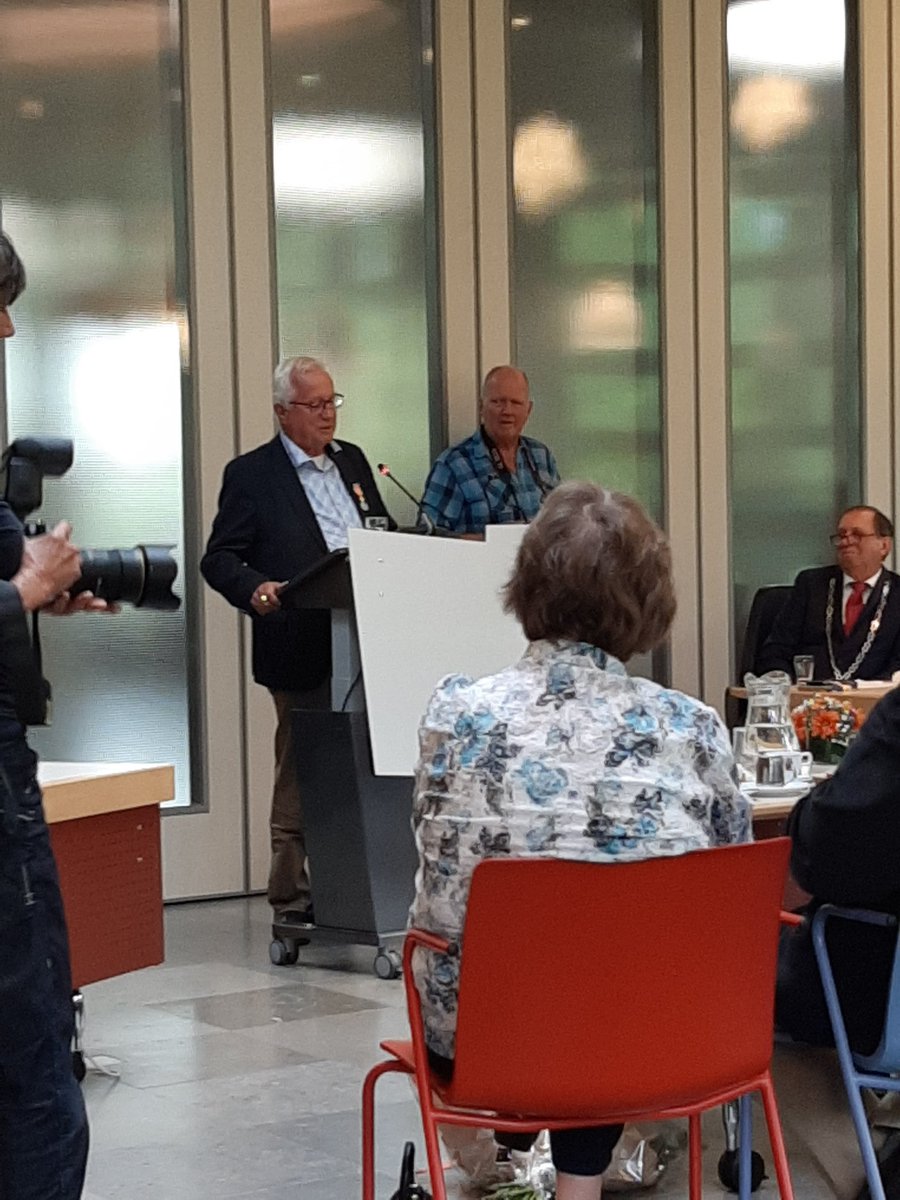 Jenne Hummel ere lid in de orde van Oranje Nassau,  namens Ooststellingwerfsbelang , van harte gefeliciteerd