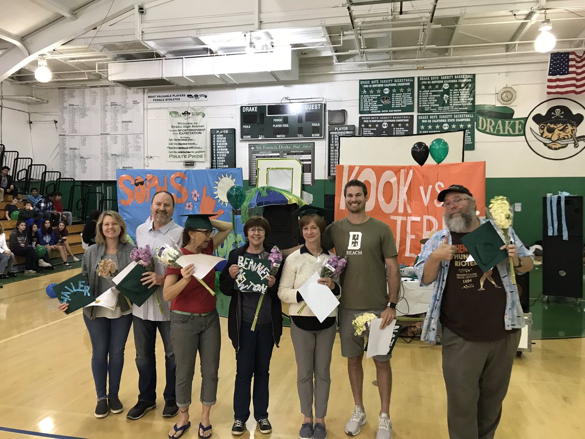 ArchieW_HS's tweet image. Students honoring our teachers who will not be at Drake next year. We will miss them!!! #SpringRally