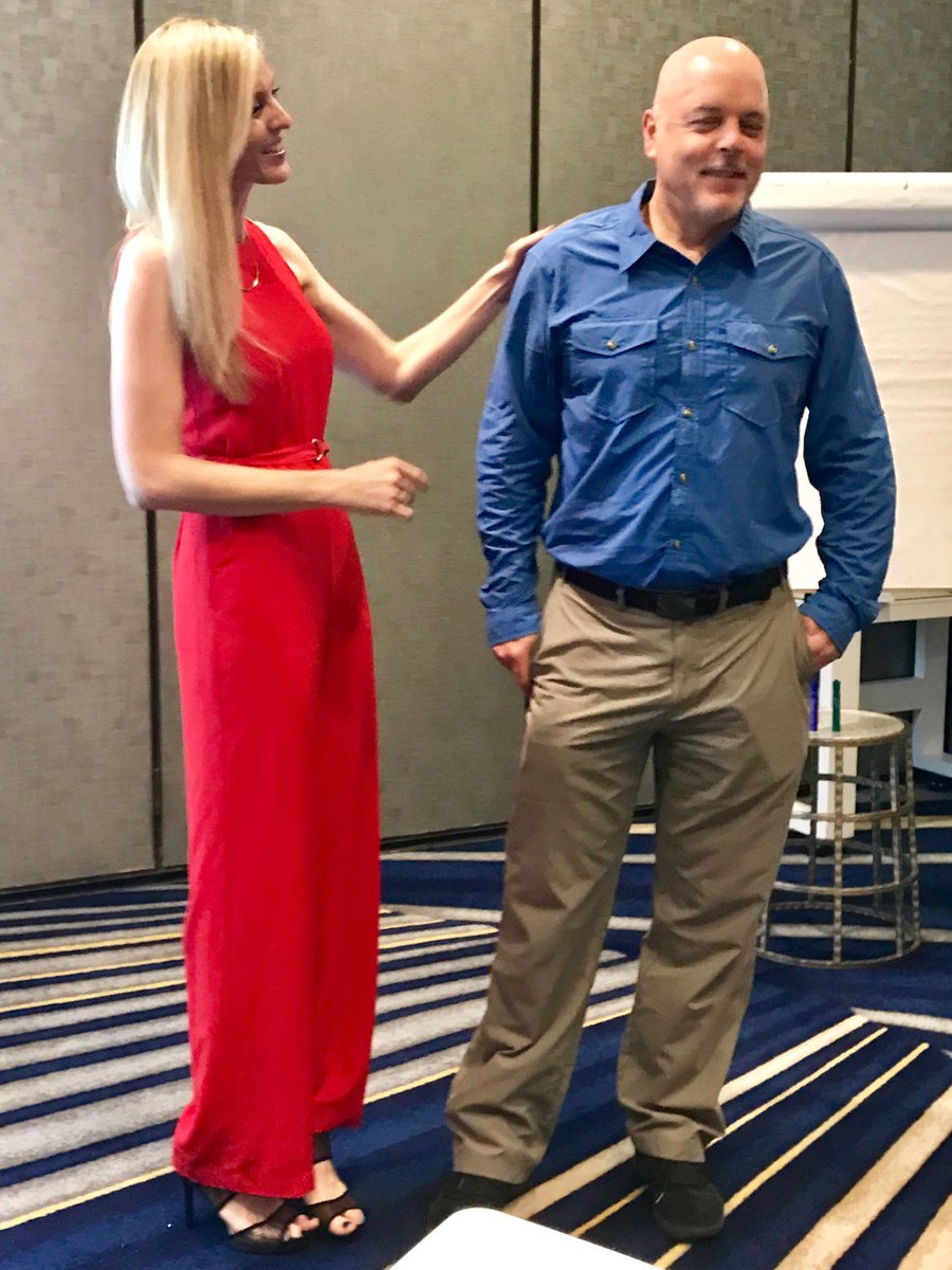 JoyPublicity's tweet photo. Allison H Larsen and Ken Rochon “Entrepreneur of the Year” at #SpotlightSummit for speakers in Irvine, California https://t.co/VZcJjdrA97