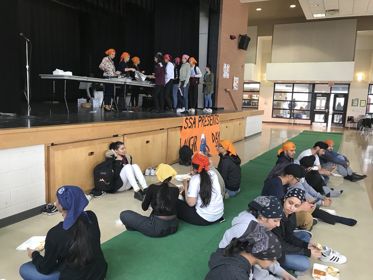 pradeep_rajah's tweet photo. #LangarDay Celebration - #SikhHeritage Month @MississaugaSS @PeelSchools @harjitaujla1 @SohiBalbir @TrusteeMcDonald - many thanks to our wonderful students, staff &amp; the community for the support! https://t.co/8kt9NZTGGX
