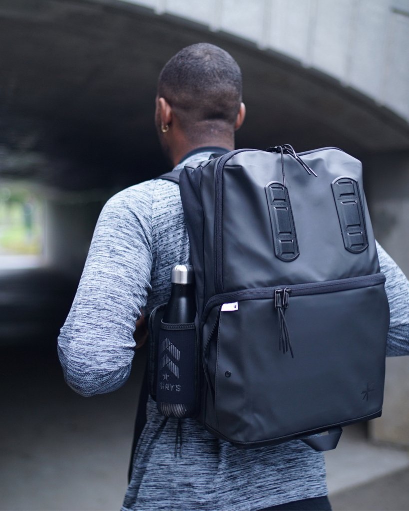 theshrineco's tweet photo. Our #TripleBlackCollection Sneaker Daypack is water resistant with 900D coated exterior fabric.
#ShrineLife #SneakerBoxProtection #CarryOnMatch #NoCheckInFees https://t.co/yYWcGhcKqt