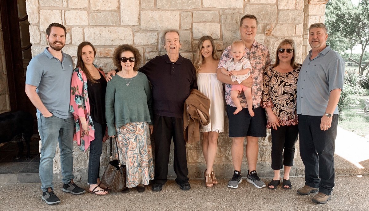 CaseyFrank19's tweet photo. Late, but here on some pics from Easter! 😁 https://t.co/JCqCFT01Yw