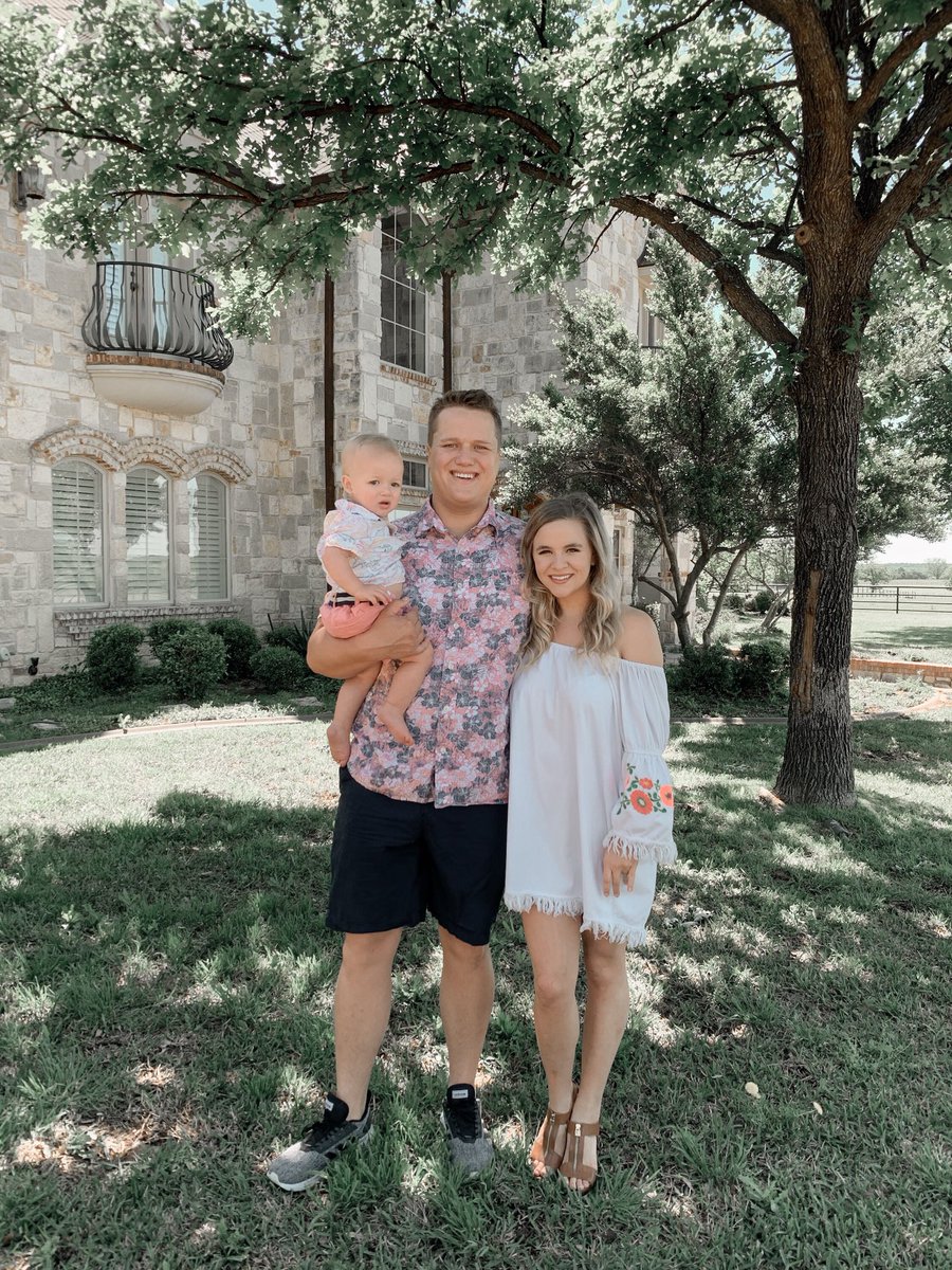 CaseyFrank19's tweet photo. Late, but here on some pics from Easter! 😁 https://t.co/JCqCFT01Yw