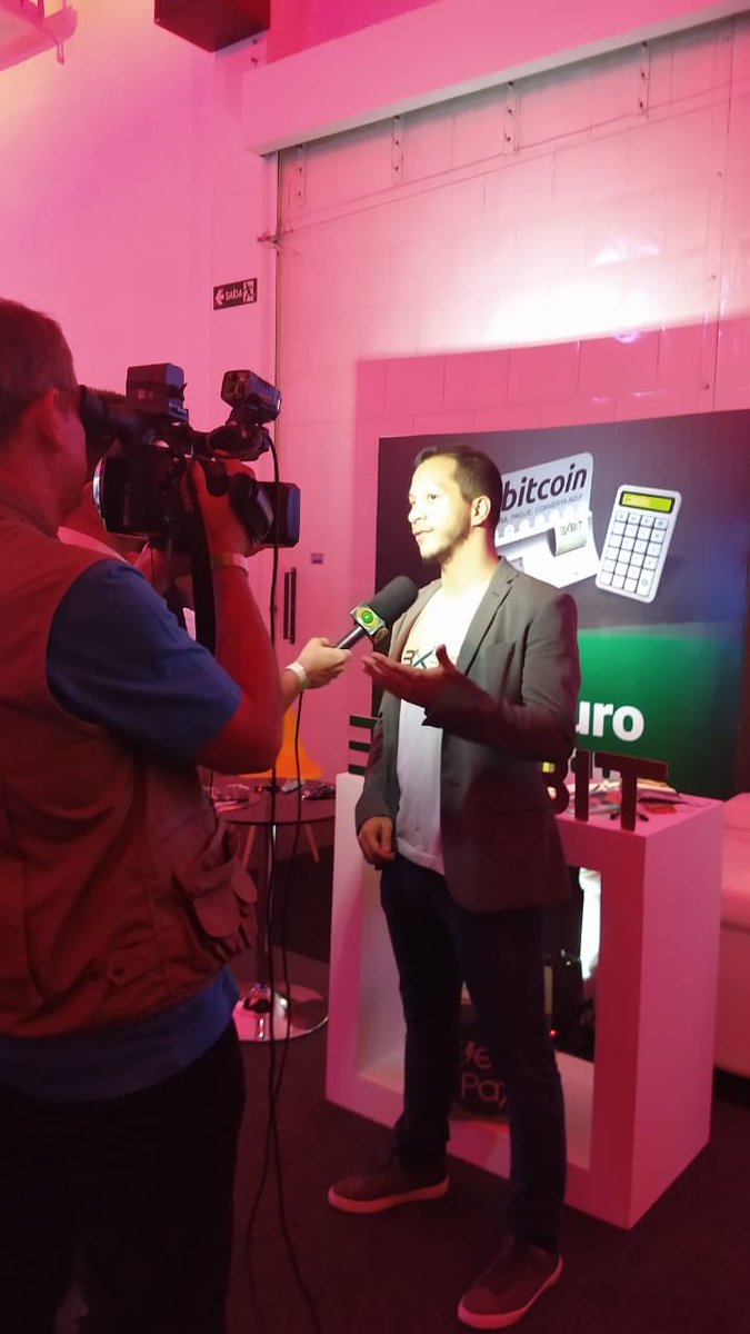 PayEletro's tweet photo. @websaintclair  presenting @PayEletro at @ACICampinas event in BRAZIL 🇧🇷. We are currently manufacturing 2000 units to implement in the @3xbit crypto city project . https://t.co/ATJBvEEt05