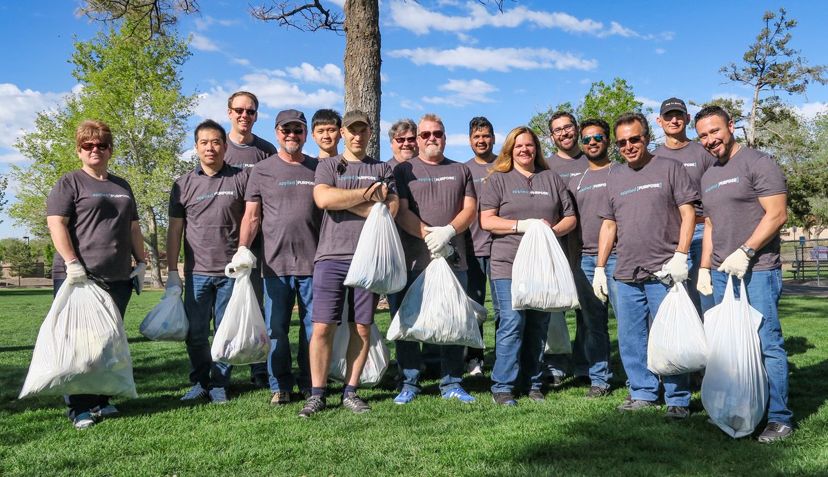 Applied4Good's tweet photo. Our employees turned up to support Rio Rancho's Great American Clean Up by cleaning up a local park for #AppliedEarthWorks in New Mexico! π https://t.co/3fyu6vJrPs