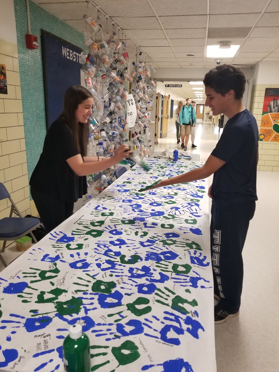 Today students pledged to reduce plastic consumption for #EarthWeek2019 ! #thomasearthclub