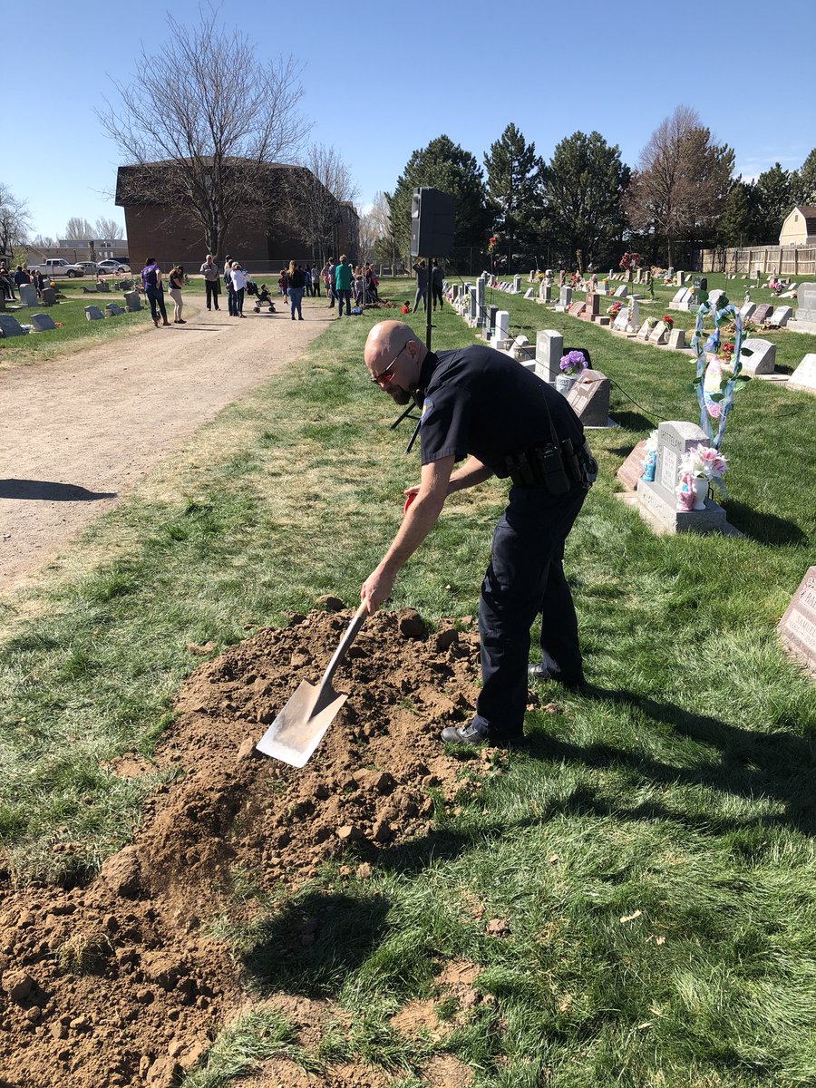 PoliceBrush's tweet photo. #ArborDay2019 https://t.co/QzJjpGagqH