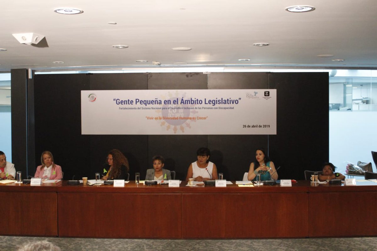 CanalCongreso's tweet photo. 🔵#EnVivo #Exclusivo Internet 

Sigue el taller “Gente Pequeña en el Ámbito Legislativo”, con la participación de legisladores, @GentePequenaDF y el Consejo Nacional de Gente Pequeña.

Transmisión👇🏽
📱App  https://t.co/t3egdzFMCR  
🌐https://t.co/NIBeDvjwBE https://t.co/S81VH3ZDvP