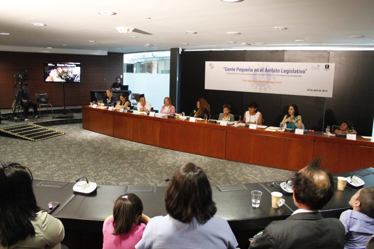 CanalCongreso's tweet photo. 🔵#EnVivo #Exclusivo Internet 

Sigue el taller “Gente Pequeña en el Ámbito Legislativo”, con la participación de legisladores, @GentePequenaDF y el Consejo Nacional de Gente Pequeña.

Transmisión👇🏽
📱App  https://t.co/t3egdzFMCR  
🌐https://t.co/NIBeDvjwBE https://t.co/S81VH3ZDvP
