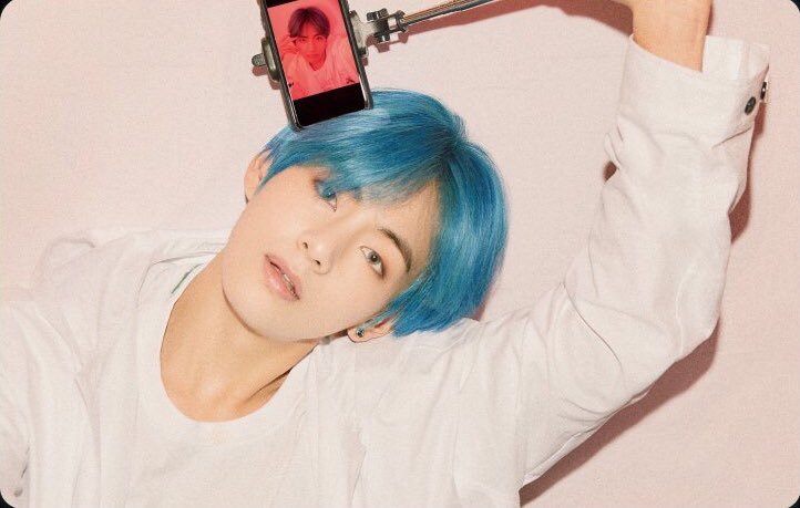 39. Jinsung from rookie group 1THE9 loves Taehyung so much that he keeps Taehyung's pic as his homescreen!!  #BTSV  @BTS_twt  #뷔  
