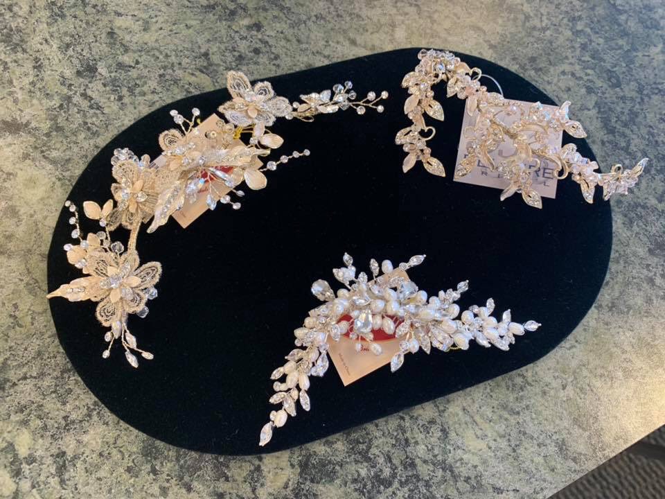 whitedressbride's tweet photo. ❤️STORE CLOSING SALE ❤️ All these beautiful hairpieces are 30% off! More options in store, come take a look! Tag a bride that would look stunning in one of these amazing hairpieces!
#thewhitedressict https://t.co/D0e9spErUW