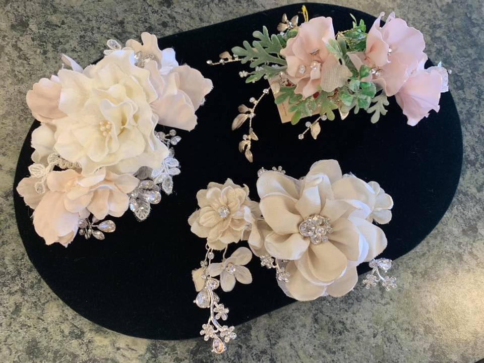 whitedressbride's tweet photo. ❤️STORE CLOSING SALE ❤️ All these beautiful hairpieces are 30% off! More options in store, come take a look! Tag a bride that would look stunning in one of these amazing hairpieces!
#thewhitedressict https://t.co/D0e9spErUW