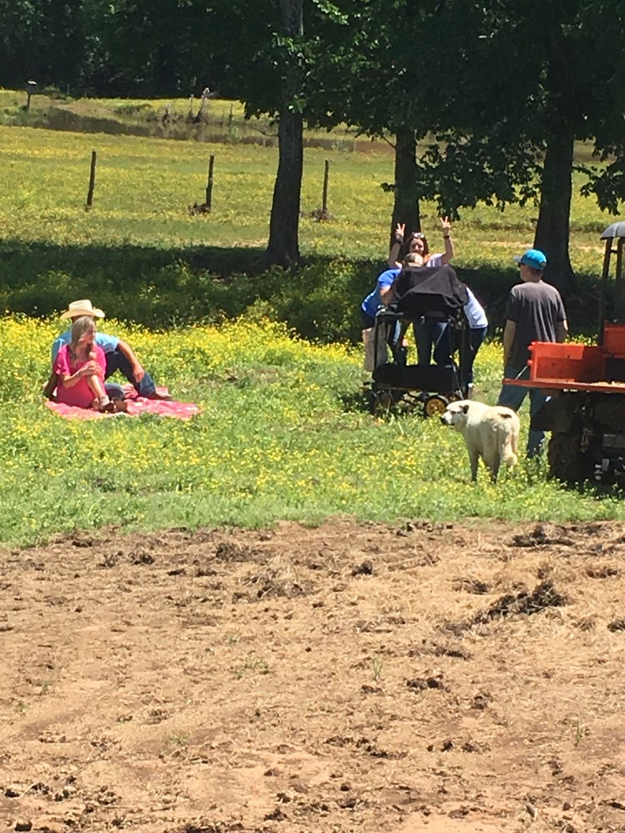 Cavender’s photo shoot at the ranch today. Sessao de fotos da Cavenders no Rancho hoje
