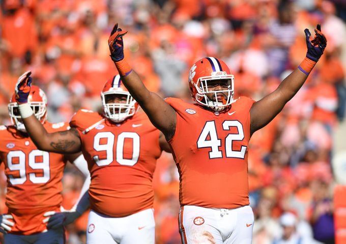 the_LB_Show's tweet photo. This weeks #unitoftheweek goes to Christian Wilkins! Dude is a 6’3” 315 lb. BEAST who was aprt of one of the bst d-lines ever in college football. He is the first person I’ve seen side bump the commissioner and can even do the splits. Now, when I here UNIT, I now think Wilkins! https://t.co/0C2gQSR3V1