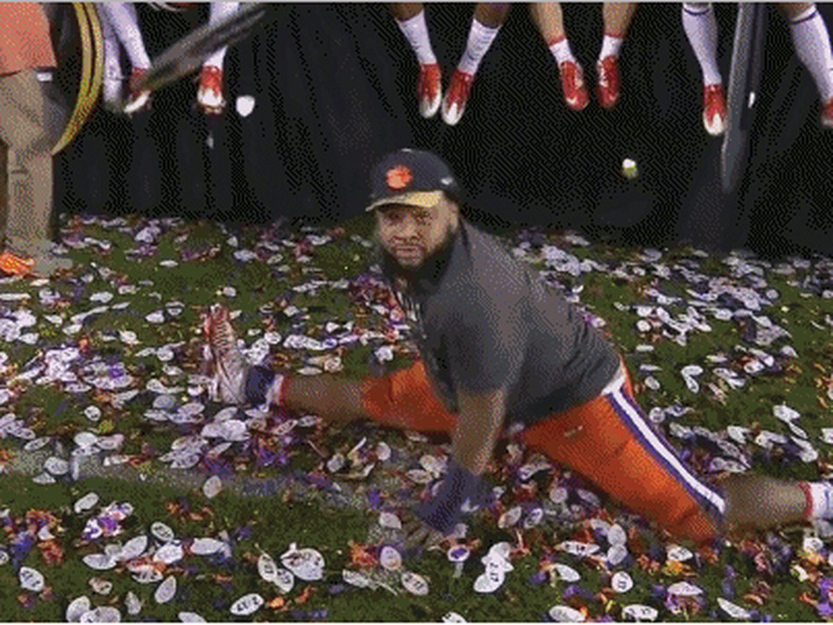 the_LB_Show's tweet photo. This weeks #unitoftheweek goes to Christian Wilkins! Dude is a 6’3” 315 lb. BEAST who was aprt of one of the bst d-lines ever in college football. He is the first person I’ve seen side bump the commissioner and can even do the splits. Now, when I here UNIT, I now think Wilkins! https://t.co/0C2gQSR3V1