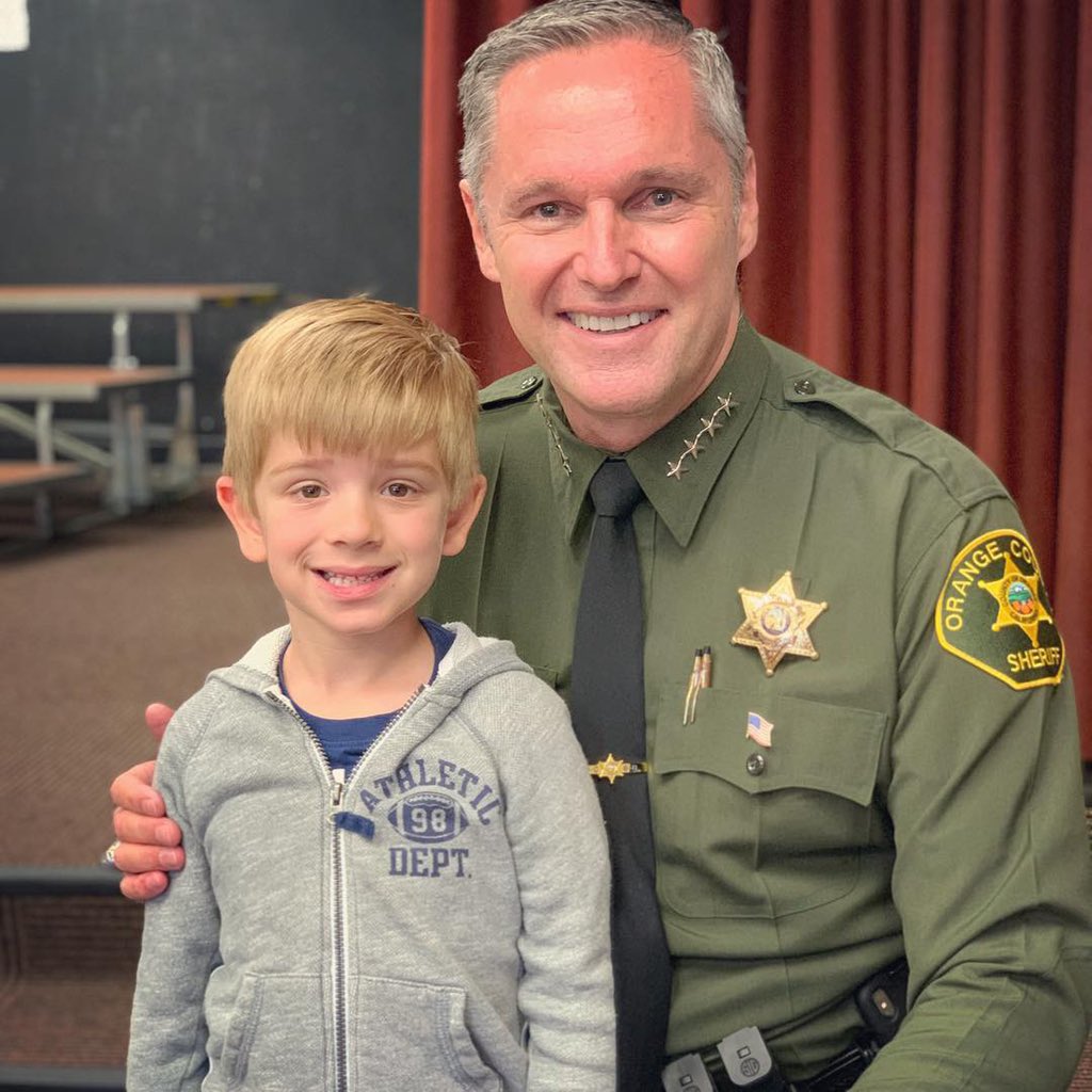 emily_r_grant's tweet photo. Loved having @OCSheriffBarnes in my district this morning! Mabel Paine kiddos heard important messages like: a stranger is someone you don’t know, nobody touches you but you, don’t eat it if it’s not food (great drug safety intro), thank your teachers &amp; eat your veggies @socalgas https://t.co/mIOLZLLhVI