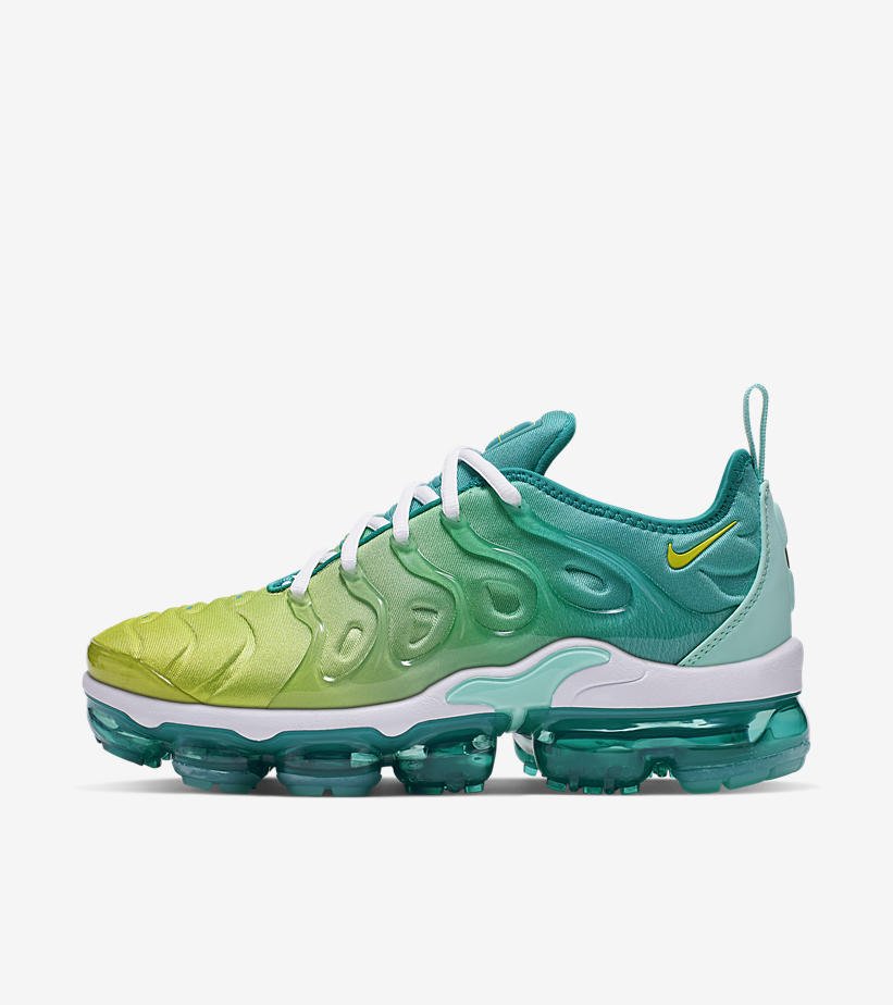 vapormax plus colorways