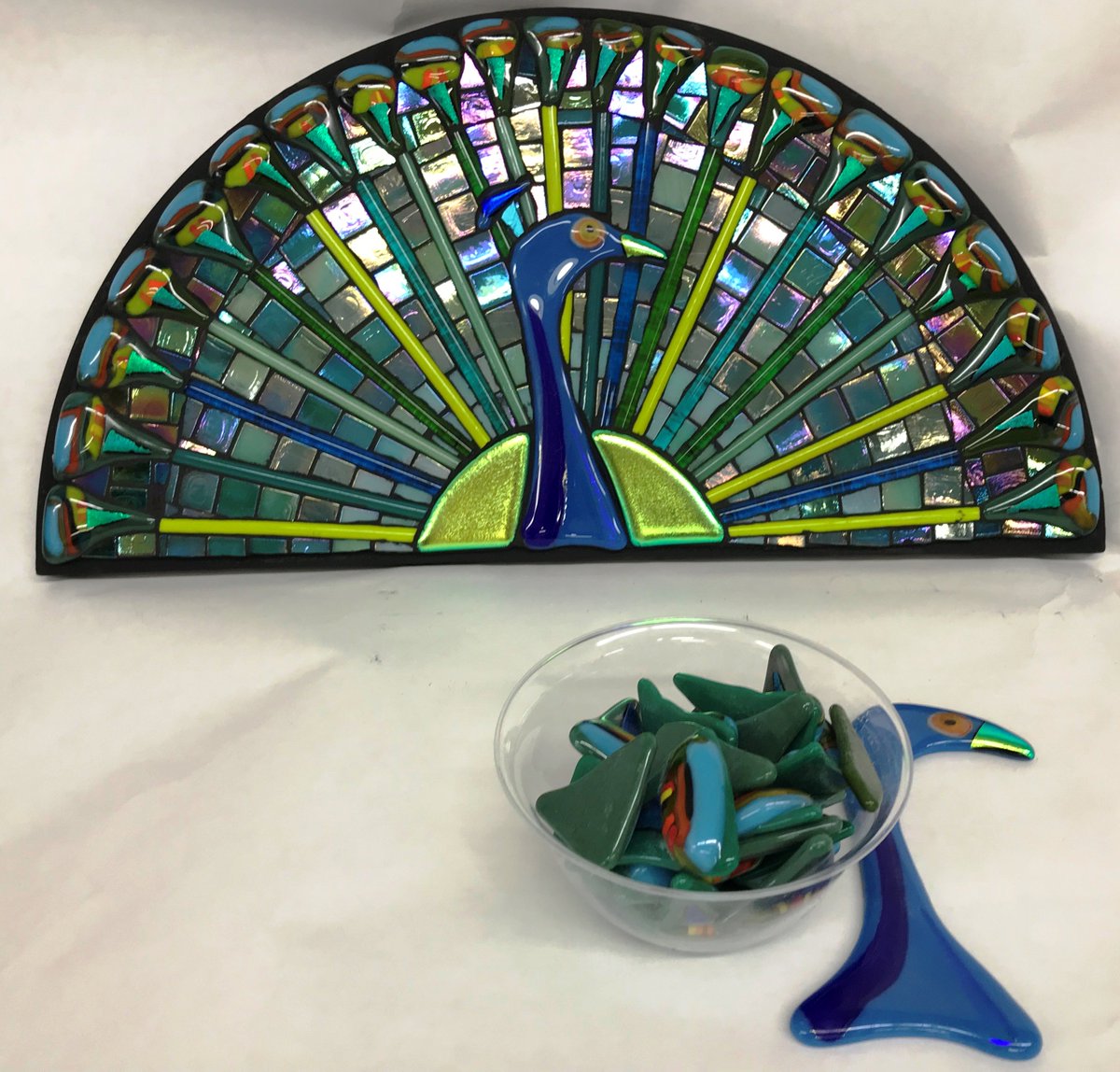 CheekyMonkeyGLS's tweet photo. We're setting up for Martin Cheek's 2 day mosaic workshop which starts tomorrow morning.  There are a couple of seats still available, contact us today if you want to take part.  #nanaimo #artclass #mosaic #artworkshop https://t.co/aDqoHYNZn7