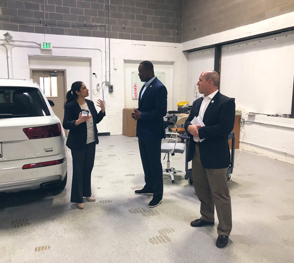 STEERTechLLC's tweet photo. County Executive Calvin Ball toured STEER and participated in a live demonstration of the #automated technology as part of #BusinessAppreciationWeek. Discussions highlighted the ways STEER positively impacts the community and is bringing #tech to Maryland.
#BAW19 https://t.co/TIQ9HCk8Qm