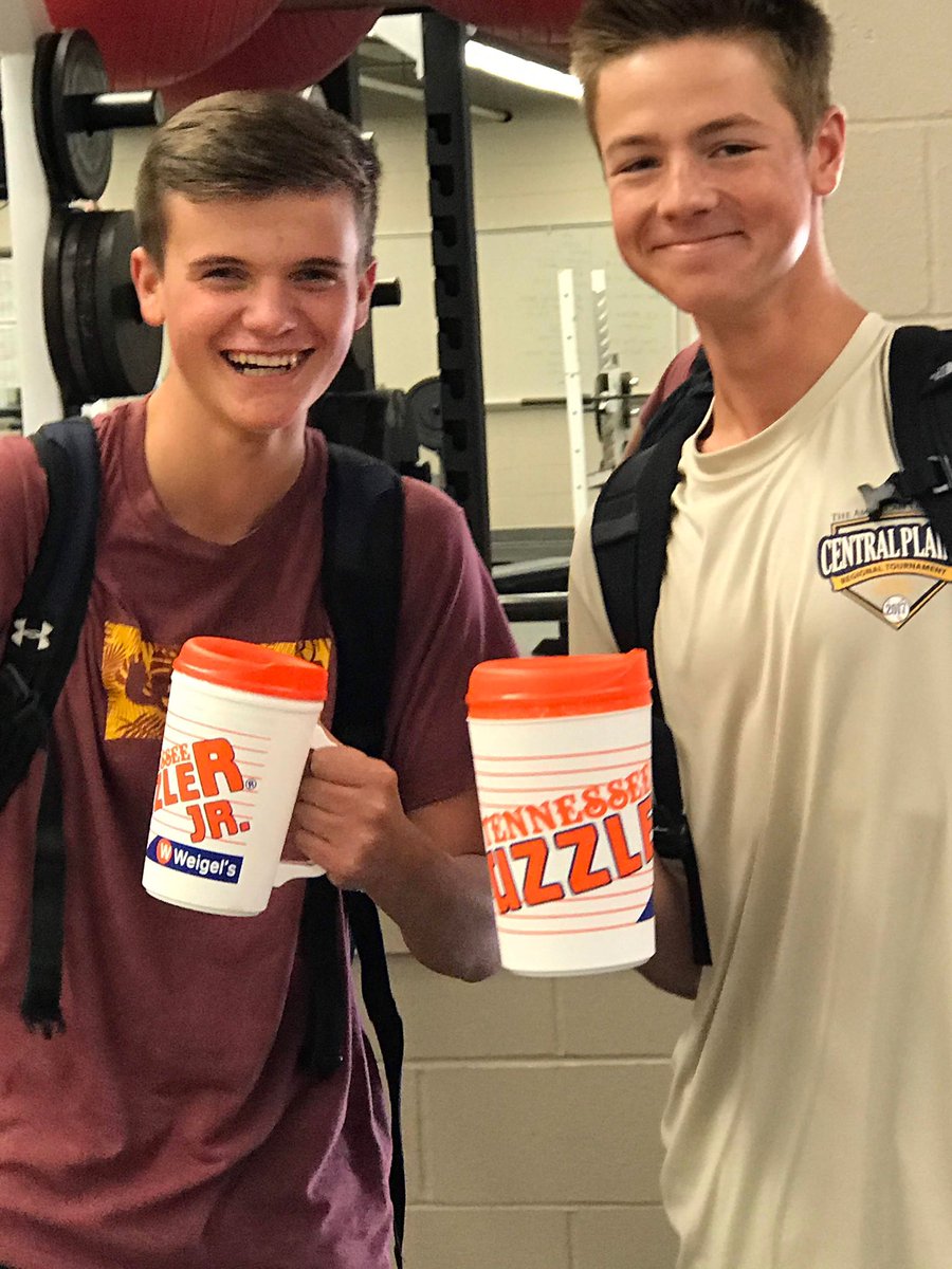 devinvetter25's tweet photo. Happy Birthday @nolanvondra #Tennesseeguzzler https://t.co/dWgHU4BcAw