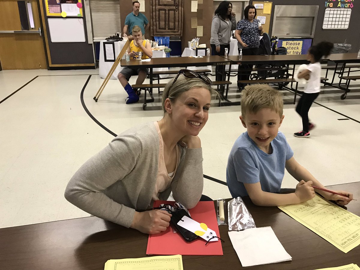 DURRoadrunners's tweet photo. We had a great turnout last night for Durham's family literacy night. We celebrated the conclusion of our One School One Book reading of The Mouse and the Motorcycle. Thank you to Durham Literacy Specialist, Lisa Murphy,  Kim Smith and the Durham staff. @TigardTualSD https://t.co/Lu3ssACyuH