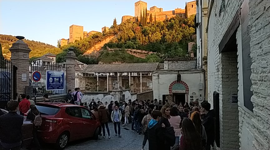 A punto de comenzar en el Monasterio de la Concepción la Noche de Marcha Cofrade organizada por la <a href="/delejugranada/">Delegacion Juventud</a>.