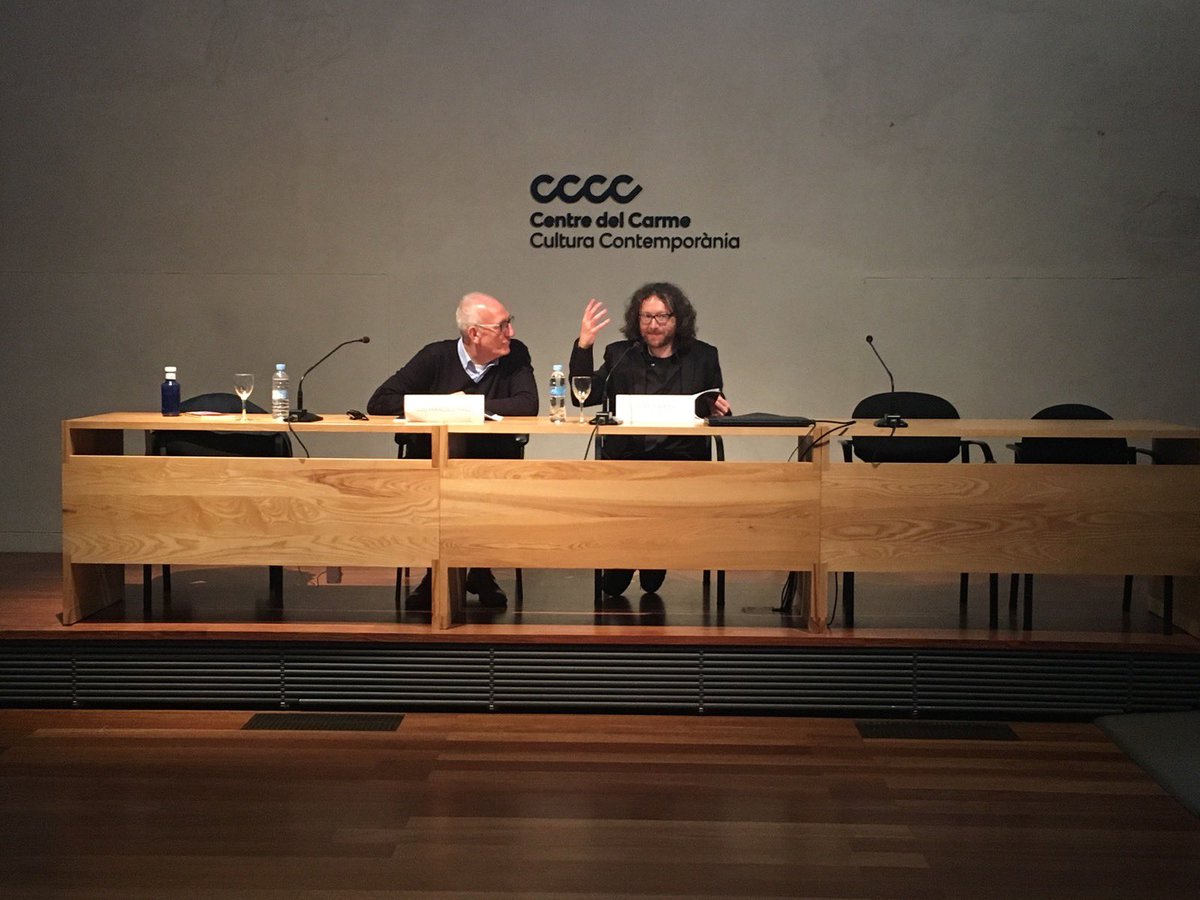 centredelcarme's tweet photo. Aquesta vesprada al #CCCC l’artista Josep Tornero ha presentat el seu llibre 'La desaparición de las luciérnagas’ 
.
Un dels autors del llibre Luis Francisco Pérez, juntament amb l’artista, han presentan el catàleg que ha editat el #CMCV https://t.co/bcjBipHkmx
