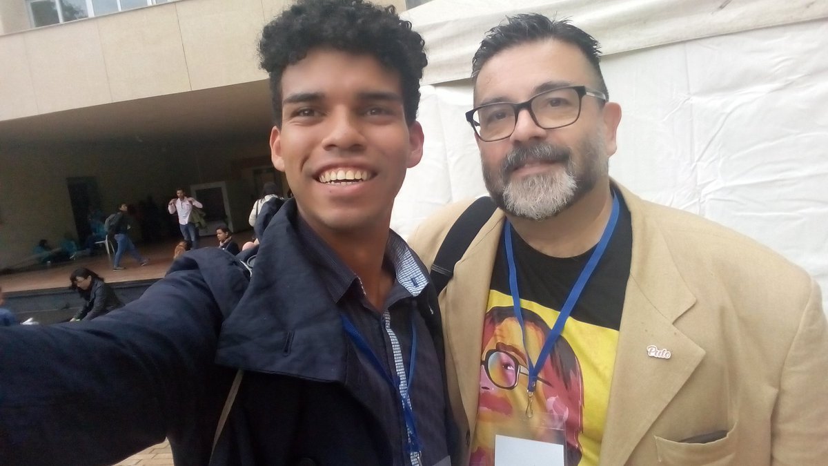 LeninSCS's tweet photo. "Volvamos al activismo de los afectos y de los abrazos" mensaje de @gustavopecoraro en #AliadasAlOrgulloLGTBI en @Bogota
Qué honor conocerte Gustavo, gracias por el apoyo. https://t.co/AyrN3IMupr