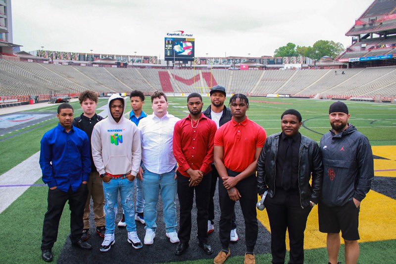 aces_foundation's tweet photo. A Friday well spent! @onemangang97 had a great time taking students of South Park High School on a college tour and sight seeing in D.C. How are you spending your Friday? #BillsMafia https://t.co/wBPBYtIuoN