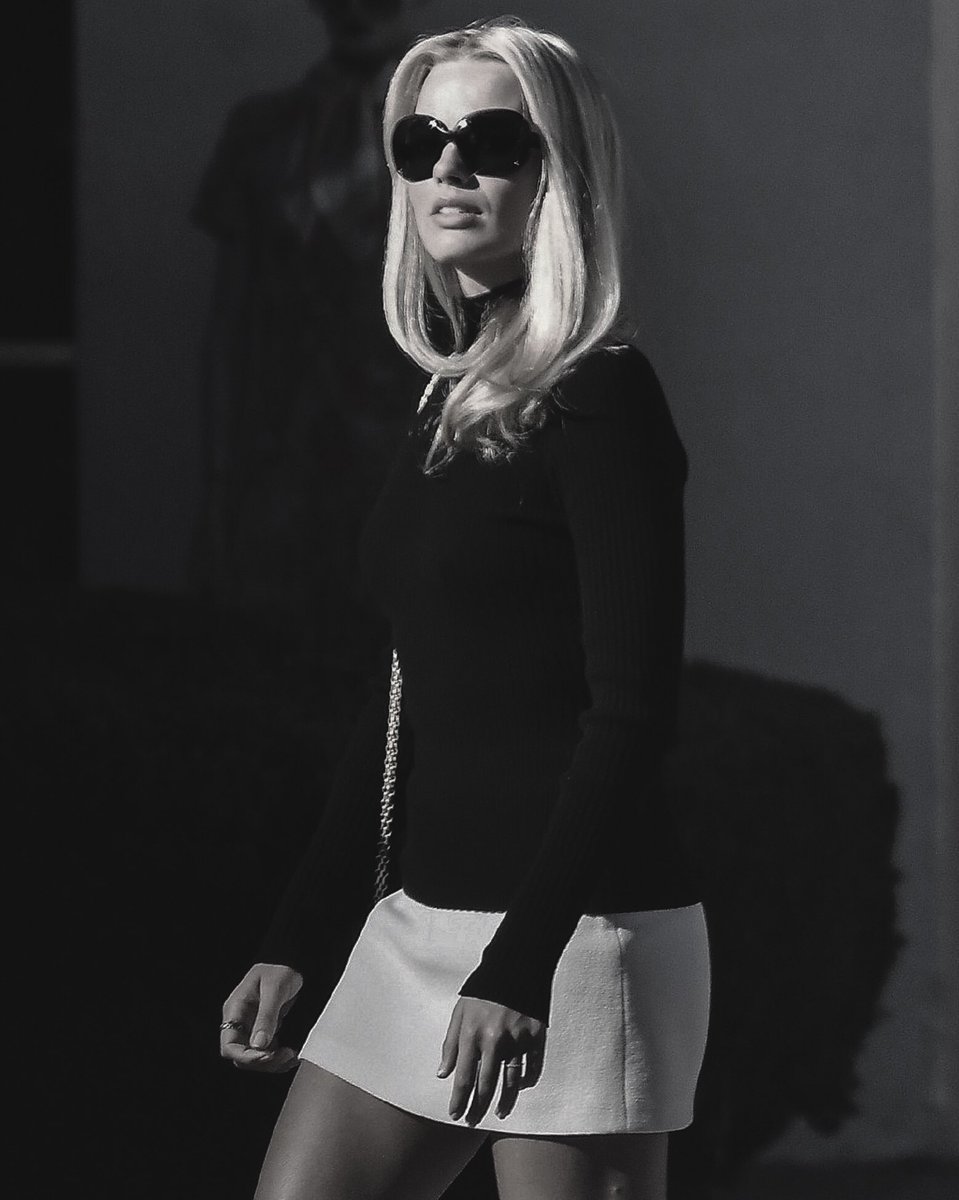 margot robbie as sharon tate is art