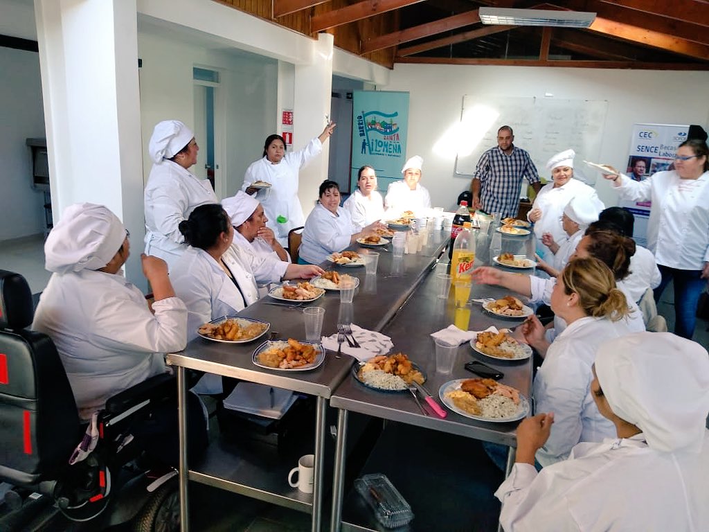 Cerramos la semana de aprendizaje, con un almuerzo de curso. Todas disfrutaron del menú. Felicitaciones a todas las alumnas y alumno, por el compromiso que han tenido con el curso. <a href="/alcaldesoto/">Credes</a>, <a href="/fj_ravanal/">Francisco Ravanal</a>