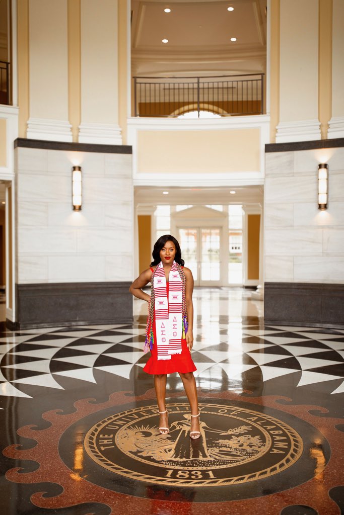 LZDivas's tweet image. Damilah "Trendsetter" Epps will be receiving her BA in Psychology with a minor in Biology. 🎓 Upon graduation she will be attending Samford University's Ida Moffett School of Nursing to become a Certified Registered Nurse Assistant!🔥😍 #LZGRADSZN #YouHaveToWork
.
.
.
📸: @cirdet