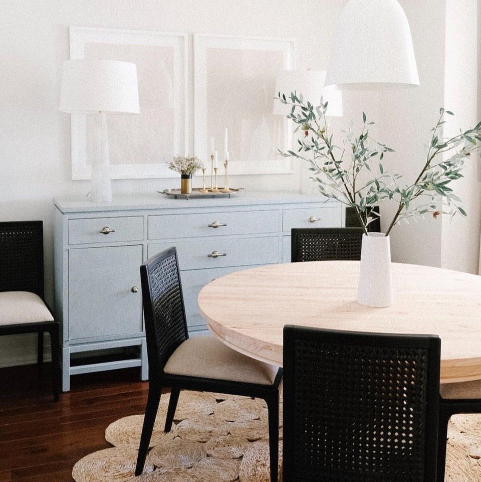 SoraaHome's tweet photo. No matter what look you're going for in your home, #SoraaHome bulbs bring out the color in EVERY type of interior design scheme. 🌈🤩⁣ 📷: @larkandlinen⁣ https://t.co/RyUjxzoo7G