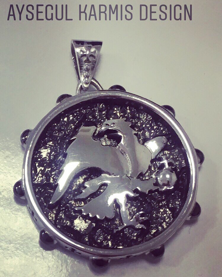 aysegulkarmis's tweet photo. The special order set to be delivered. I willingly designed as it has a unique and very nice story but of course the details are between us
#producdesigner #aysegulkarmisdesign #jewellery #jewellerydesign #handmade #handmadeaccessories #productdesign #design https://t.co/IO0egqbjki