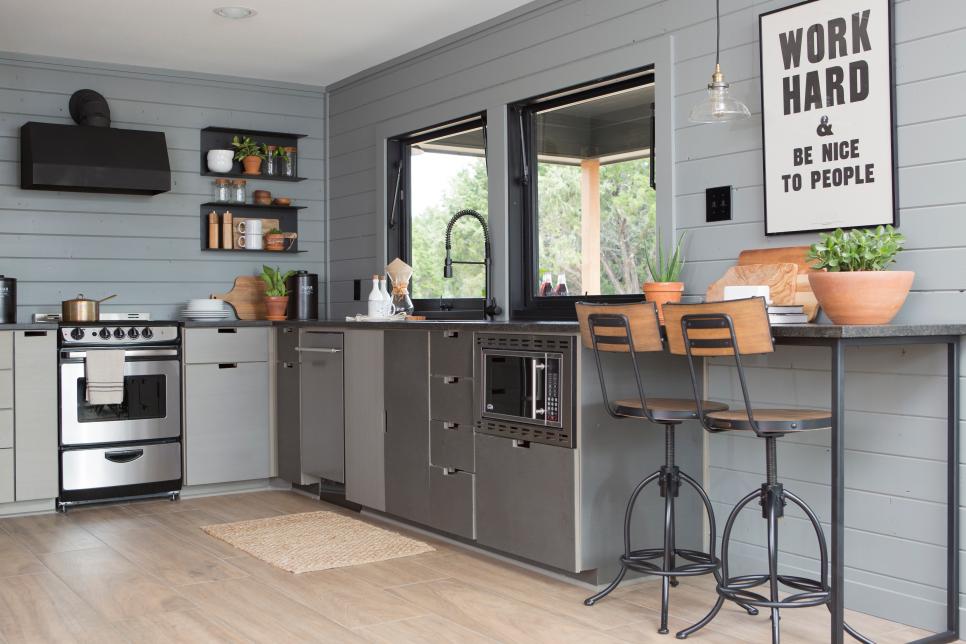 MasquelinRealty's tweet photo. What do you think about this kitchen's update? #renovation #homeimprovement  https://t.co/crwwcrtFNE https://t.co/PaI3T27KOt