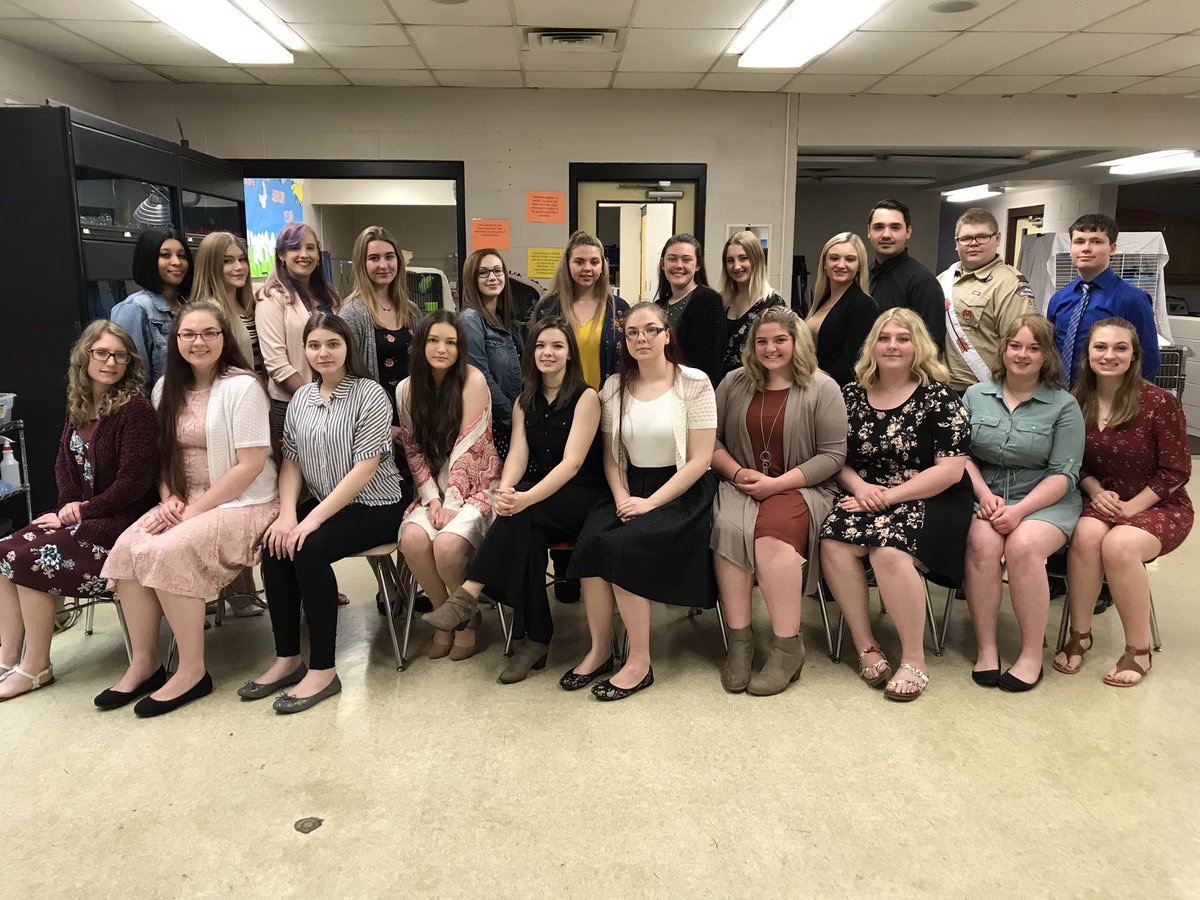 TctcAnimalSci's tweet photo. Come to @Tctc as juniors-check
Finish your jr yr with a wealth of knowledge-check
Begin your journey into your senior yr-check
Finish y’all’s @TCTCapstone today by doing a great job-check
Only a short time before the end of this amazing journey--check! https://t.co/LVwPxWHR2t
