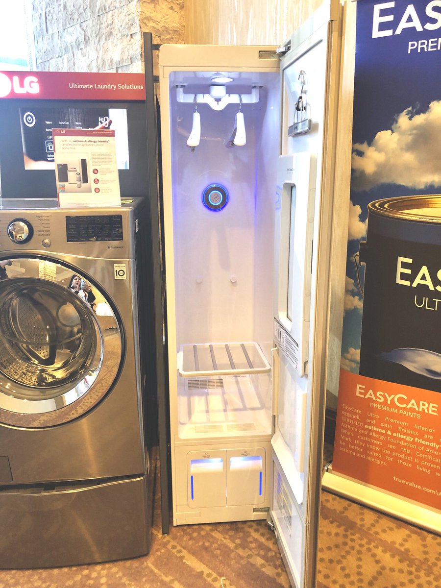 The coolest thing that I wanted to stuff in my suitcase was the <a href="/LGUS/">LG Electronics</a> styler— its a steam machine y’all that completely eliminates the need to iron! 😍😍 #bestmoms <a href="/BestBuy/">Best Buy</a> #Mom2Summit