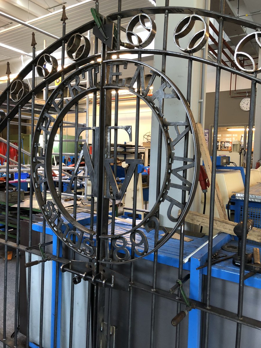 kheres's tweet photo. Trots op mijn #Mannenvanstaal @noorderpoort @Technologie_ICT Project “Hekwerk” voor de tennisvereniging is af. #Hufterproof https://t.co/PJS5vPvG3a