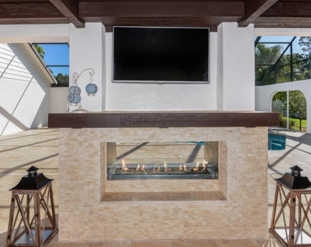 VanSelowDesign's tweet photo. Enjoying time outdoors is something we do year-round in the Tampa Bay area.  Do you have the outdoor living space that you want?  If not, contact us for a consultation. 727-391-2959
#VanSelowDesign   #outdoorliving https://t.co/W7vukY7McG